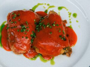 Piquillos rellenos de puerro: el rojo que merece la Diada de Sant Jordi